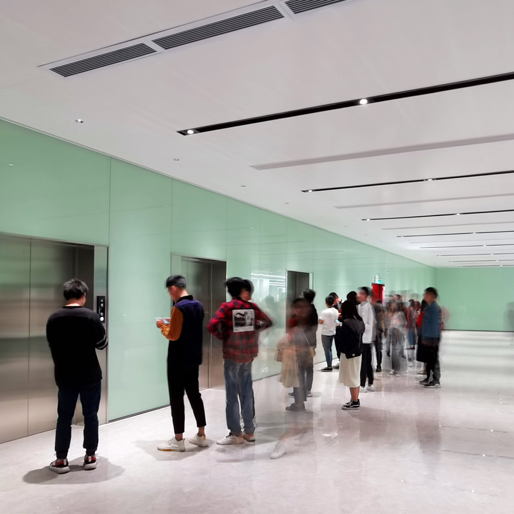 visite de l'usine de linsy avec le PDG de linsy